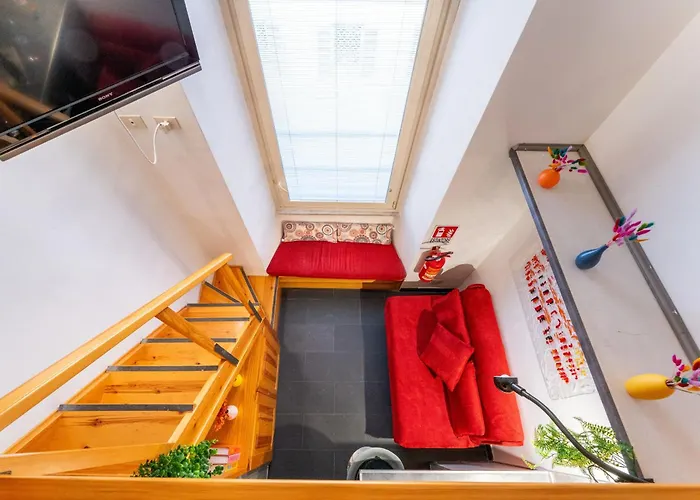 Esedra Loft, Like On A Boat Drifting Through Roma