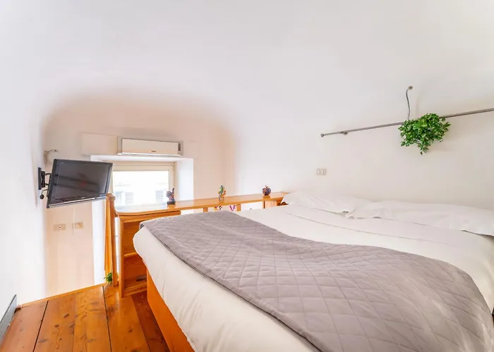 Esedra Loft, Like On A Boat Drifting Through